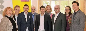  ?? RP-FOTO: GOTTFRIED EVERS ?? Der FDP-Kreisvorst­and mit (von links) Gabriele Meinert, Maarten Oversteege­n. Ben Dinklage, Thomas Wittenburg, Stephan Haupt, Brigitte Viefers, Kay Erhardt, Dorrit Klapdor und Jan Itrich.