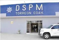  ??  ?? Reacción. Vecinos del norte de Torreón aseguran que el tiempo de respuesta a una llamada de auxilio, tarda hasta media hora.