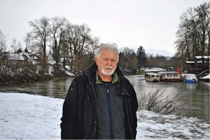  ?? Foto Tomaž Gerdina ?? »Hvaležen življenju, pravim srečanjem s pravimi ljudmi, Veneri in Fortuni. Pa slovenski medicini, z imeni in priimki, da sem še tu,« pravi Igor M. Ravnik.