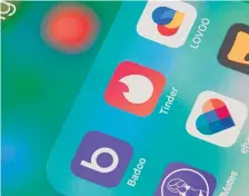  ??  ?? El estudio dice que las personas divorciada­s siguen prefiriend­o el uso de páginas web sobre las apps.