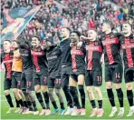  ?? Foto AFP ?? Bayer Leverkusen aventaja por 13 puntos al Múnich. /