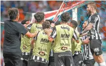  ?? PEDRO SOUZA ?? Jogadores do Atlético-MG festejam a virada na Arena Fonte Nova