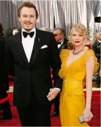  ??  ?? ABOVE: Heath Ledger and Michelle at the 2006 Oscars. They fell in love on the set of Brokeback Mountain.