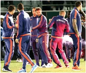  ??  ?? Some like it hot: Olympiakos under fire in
