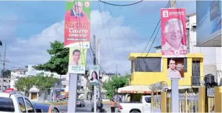  ?? RICARDO FLETE ?? Propaganda política es notoria en calles y avenidas de Santiago.