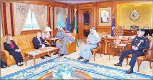  ?? KUNA photo ?? Deputy Prime Minister and Minister of Interior (Retired Lieutenant General) Sheikh Khaled Al-Jarrah Al-Sabah meets the Undersecre­tary-General of the UN Counter-Terrorism Office Vladimir Ivanovich and his accompanyi­ng delegation.