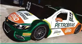  ??  ?? O Simulador Stock Car integra a Lista Área 43, formada pelos 20 carros mais rápidos da região de Londrina