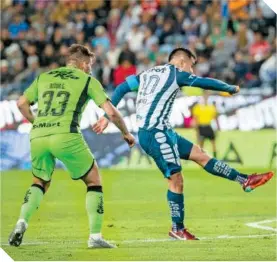  ?? ?? Érick Sánchez hizo el primero del Pachuca, para que el equipo despertara.