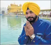  ??  ?? Cricketert­urnedpolit­ician and local bodies minister Navjot Sidhu at Golden Temple in Amritsar on Wednesday. SAMEER SEHGAL/HT