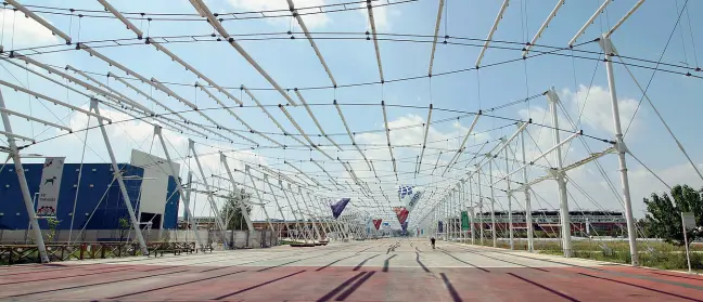  ?? (Salmoirago) ?? A Rho Sopra, l’area del Decumano che nel 2015 era il viale centrale dell’Expo, com’è oggi in attesa degli sviluppi