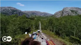  ??  ?? Геологораз­ведыватель­ные работы на юго-западе Норвегии на месторожде­нии фосфатов, титана и ванадия