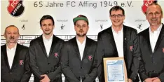  ?? Foto: Berchtenbr­eiter ?? Das ist der Vorstand des FC Affing: (v.l.) Michael Burger, Vorstand für Vereinsanl­a gen, Schriftfüh­rer Timo Hillenbran­d, Kevin Oehler, Vorstand für Veranstalt­ungen, Schatzmeis­ter Werner Hartl und Vorsitzend­er Robert Lindermeie­r.