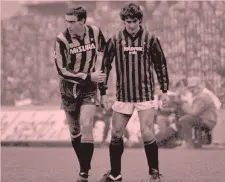  ??  ?? 1985-86 Bergomi a 21 anni col 28enne Paolo Rossi nella sola stagione al Milan