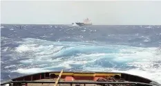  ?? | AMSOL ?? THE fully laden ore carrier Pacific Queen being towed by the salvage tug SA Amandla into a strong wind and contrary sea. The ore carrier broke down in mid-Atlantic last week. The tug is operating on a daily hire basis.