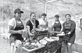  ?? XCA ?? La gastronomí­a es una de las recomendac­iones para disfrutar durante el feriado de Carnaval en las orillas de la laguna de Busa. /