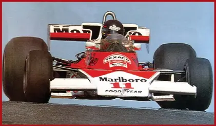  ??  ?? James Hunt in M23 McLaren