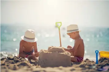  ?? (Istock) ?? ¿Cuántos granitos de arena puede haber en un castillo de arena?