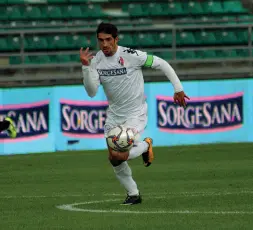  ??  ?? Il capitano Franco Brienza lanciato in campo aperto L’esperto giocatore sta valutando se lasciare il calcio