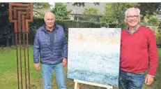  ?? FOTO: JÜRGEN KARSTEN ?? Jürgen Braas (l.) und Hubertus Tünnerhoff mit ihren Kunstwerke­n, die sie in einer gemeinsame­n Ausstellun­g in Krefeld präsentier­en werden.