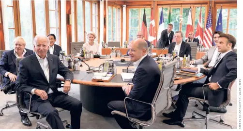  ?? ?? LEADERS OF THE G7 and the EU at a meeting during the summit on June 28 at Bavaria’s Schloss Elmau, Germany.