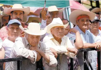  ?? JUAN CARLOS BAUTISTA ?? Una prioridad de AMLO son los apoyos a los viejitos.