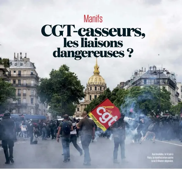  ??  ?? Aux Invalides, le 14 juin à Paris, la manifestat­ion contre la loi El Khomri dégénère.