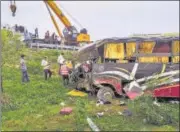  ?? PTI ?? Officials inspect the accident site in Kannauj on Sunday n