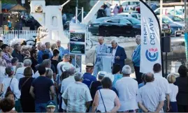  ?? (Photo Laurent Martinat) ?? Les nouveaux aménagemen­ts du port patrimonia­l du Niel, à Giens, ont été inaugurés hier par Jacques Bianchi et Jean-Pierre Giran.