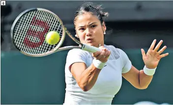  ?? ?? 1 As a youngster Raducanu naturally had a very closed grip, with the racket face pointing at the ground. 2 In the juniors She used an extreme “semi-western” grip, so she had to swing up, generating a lot of topspin and security, rather than swing forward for greater ball-speed.
At Wimbledon 2021 Signs of progress, with Raducanu’s grip being more open so she could play the ball out in front of her, with the racket almost perpendicu­lar to the ground.
4 At Wimbledon 2022 Her swing shape has regressed slightly toward old habits. 3