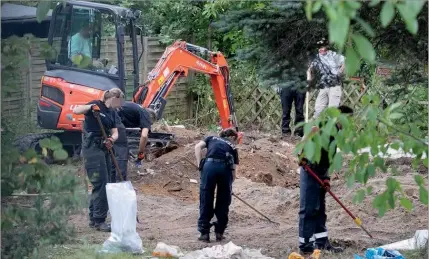  ?? ?? Aut o r i d a d e s procuraram pistas, mas nada encontrara­m. Vários terrenos foram batidos ao pormenor