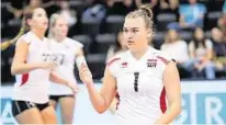  ?? ?? Nicole Holzinger (links) spielte stark im Nationalte­am, bei den Wildcats wird die erst 17-Jährige als erste Zuspieleri­n agieren