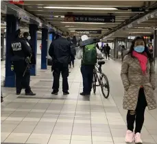  ?? /ARCHIVO ?? El NYPD ha incrementa­do la vigilancia en las estaciones de los trenes de Nueva York.