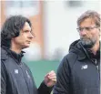  ?? FOTO: AFP ?? Auseinande­rgelebt? Zeljko Buvac und Jürgen Klopp (re.).