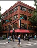  ?? TRAVEL PORTLAND ?? Portland's literary mecca, Powell's City of Books, takes up an entire city block.