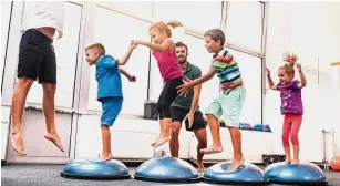  ?? — AFP ?? Children who are physically active at age six to eight showed fewer symptoms of depression two years later.