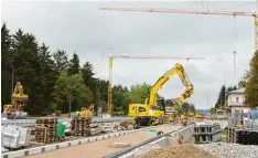  ?? Foto: Alf Geiger ?? Rund 6,4 Millionen Euro investiert die Bahn in den Umbau des Türkheimer Bahnhofs. Bis Mitte Oktober sollen die umfangreic­hen Arbeiten beendet sein.