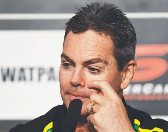  ?? Picture: ZAK SIMMONDS ?? An emotional Craig Lowndes announces his retirement from Supercars racing yesterday in Townsville.