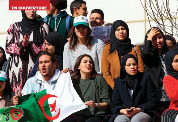  ??  ?? Colère. Sit-in organisé par les étudiants de la faculté de médecine d’Alger, le 26 février, dans l’enceinte de l’université. C’est parce qu’elle aime son pays que la jeunesse réclame le changement.