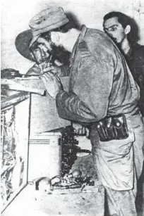  ??  ?? El Primero de Enero de 1959, desde Palma Soriano, Fidel dirigió una alocución al pueblo de Cuba, a través de Radio Rebelde.