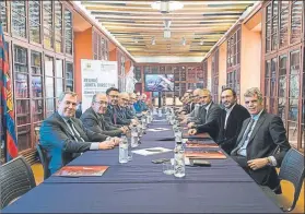  ?? FOTO: FCB ?? La junta directiva, en una reunión de diciembre de 2017