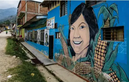  ?? FOTO JUAN ANTONIO SÁNCHEZ OCAMPO ?? Históricam­ente las mesas de votación en las zonas rurales de Toribío son cuidadas por la Guardia Indígena y en la cabecera por la Fuerza Pública.