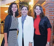  ??  ?? MAYRA REYES, Carolina González y Judith González