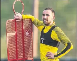  ??  ?? Paco Alcácer, con la camiseta de su actual equipo, el Dortmund.