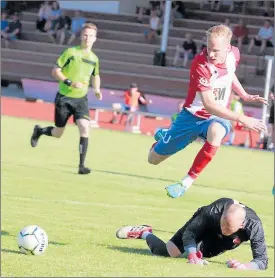  ?? FOTO: THOMAS SUNDSTRÖM ?? MÅL. Alexi Puno gör 1–0 för BK. Matchen mot Taisto slutade 1–1.