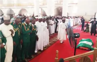  ?? PHOTO: ?? The remains of retired Maj.- Gen. Idris Alkali during funeral prayer at the National Mosque in Abuja yesterday. The Chief of Army Staff, Lt.- Gen. Tukur Y. Buratai led senior officer’s and other dignitarie­s for the prayer Army headquarte­rs