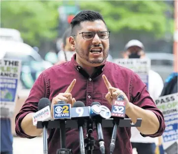  ?? CHRIS SWEDA/CHICAGO TRIBUNE ?? Ald. Carlos Ramirez-Rosa, 35th, speaks in support of the Empowering Communitie­s for Public Safety coalition plan on May 25 outside of the Thompson Center in downtown Chicago.