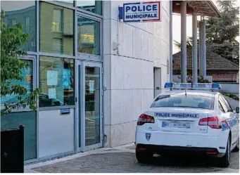  ??  ?? La police municipale va patrouille­r dorénavant à Chambourcy et à Aigremont.