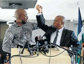  ?? Picture: Thulani Mbele ?? Herman Mashaba, right, with former DA leader Mmusi Maimane. Mashaba decided to resign as mayor of Johannesbu­rg after Helen Zille was elected chair of the DA federal council.