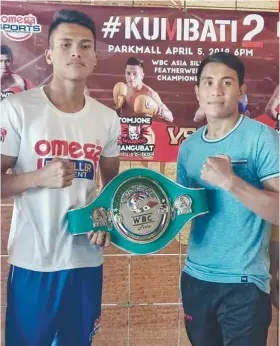  ?? SUNSTAR FOTO / RICHIEL S. CHAVEZ ?? STREAK. Tomjone Mangubat (left) will gun for his 11th win in 12 fights when he takes on Arnel Baconaje for the vacant WBC Asian Boxing Council silver featherwei­ght belt.