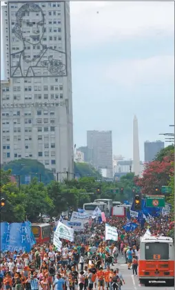  ?? CEDOC PERFIL ?? 9 DE JULIO. Prometen repetir las protestas todas las semanas.